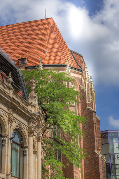 波兰弗罗茨瓦夫教堂。圣大天使麦克图片下载