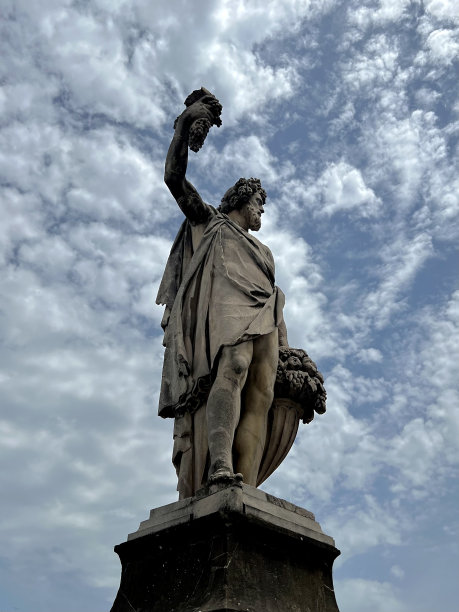 圣三一桥雕像，佛罗伦萨，意大利图片下载