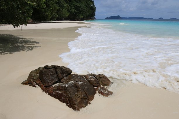 缅甸娘乌菲岛图片下载