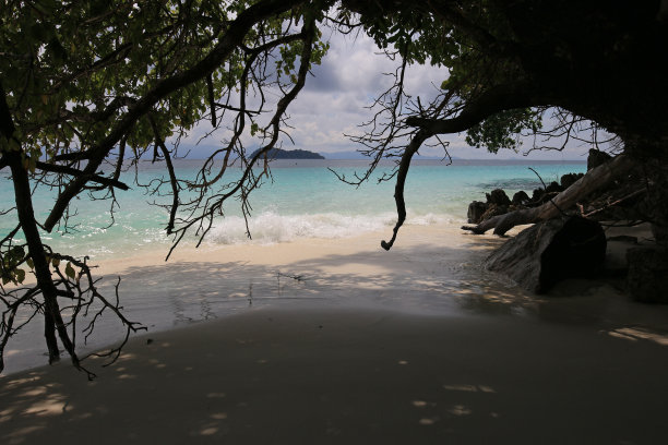 缅甸娘乌菲岛图片下载