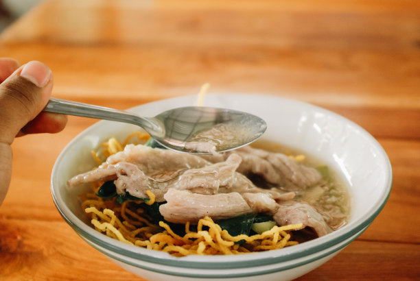 拉面配贴纸汤图片下载