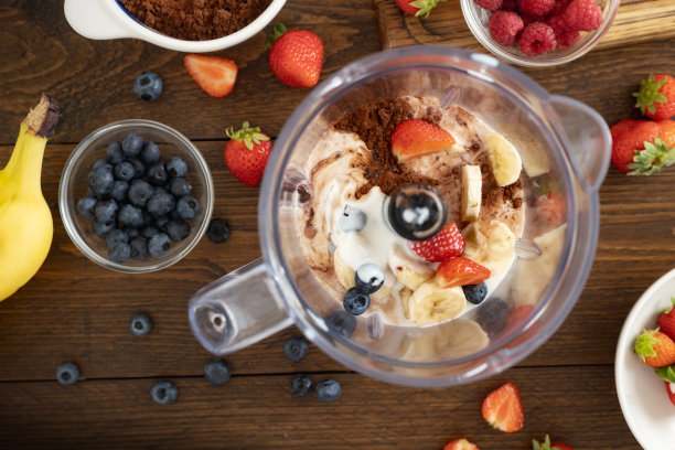 一套食材烹饪健康夏季水果鸡尾酒俯视图健康的生活方式图片下载