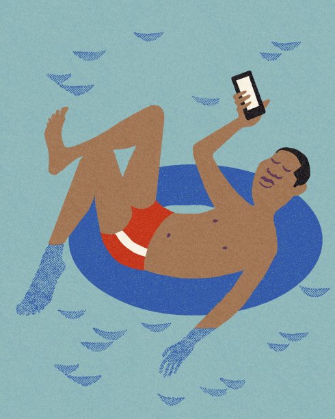 男子在游泳池内胆上休息图片下载