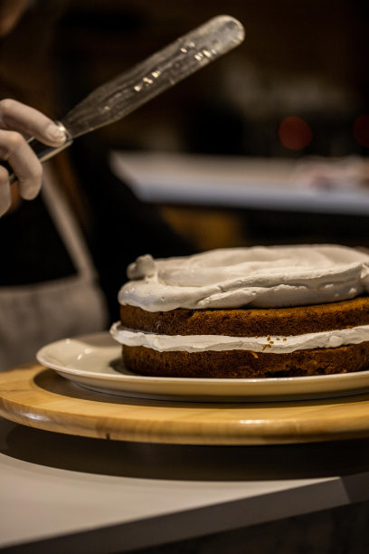 披萨、意大利面和甜点图片下载