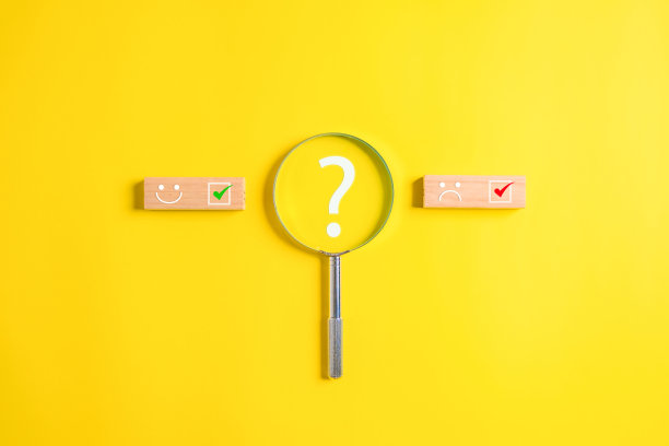 顾客满意度与产品服务评价，顾客反馈审核，积极与消极情绪，好与坏体验，开心与不开心表情符号图片下载