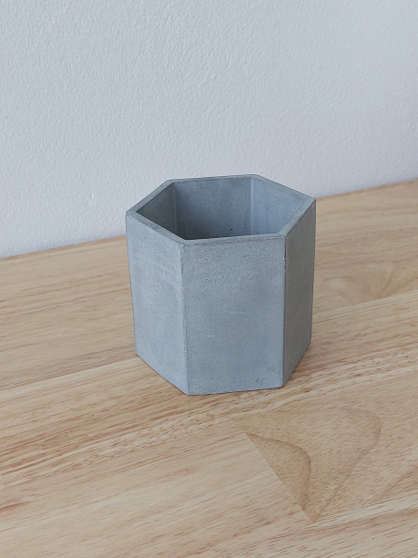 水泥锅由水泥原色制成图片下载