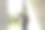 年轻女大学生拱门下的古城墙照片图片下载