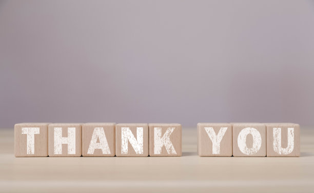 木块上的感谢信图片下载