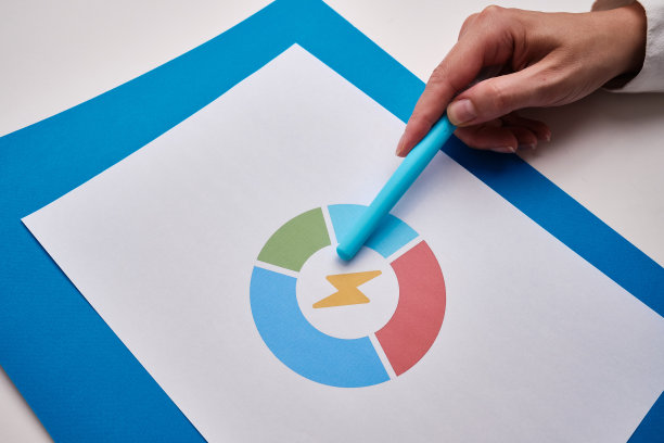 10月是全国能源意识月。能源消耗的优化与管理。引进先进技术，鼓励使用可再生能源。能源安全。向量图片下载