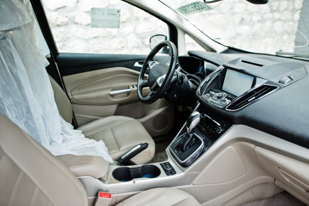 汽车维修保养主题。汽车内饰。图片下载