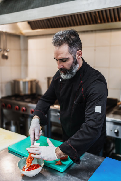 餐厅厨房专业厨师图片下载