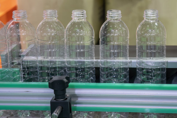 高技术的饮用水制造工艺。图片下载