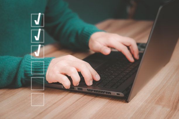 客户为文件批准和核对表规划概念打上正确的标记。参加测评、考试、教育、问卷、测评、在线调查等在线考试。图片下载