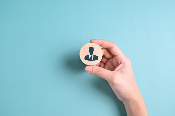 木块与团队合作员工业务图标，人与智慧团队，员工建立强大的团队，木块与人图标，人力资源和管理。高质量的照片。图片下载