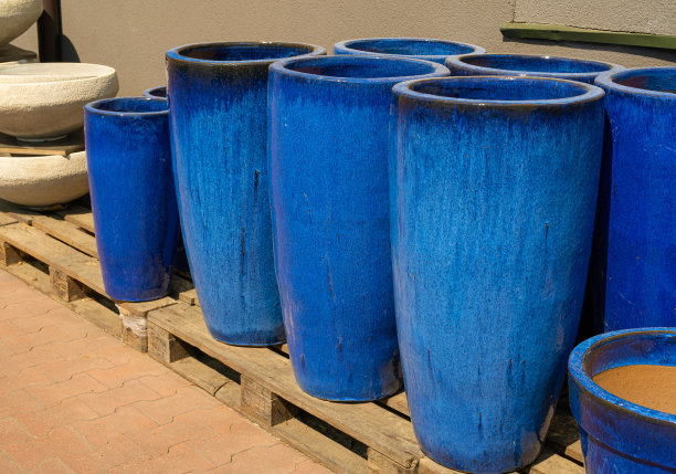 采购产品彩色花盆，新型陶瓷陶器，各种粘土工艺品，花园花瓶，装饰花盆图片下载