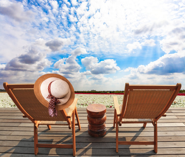 多云的春日图片下载