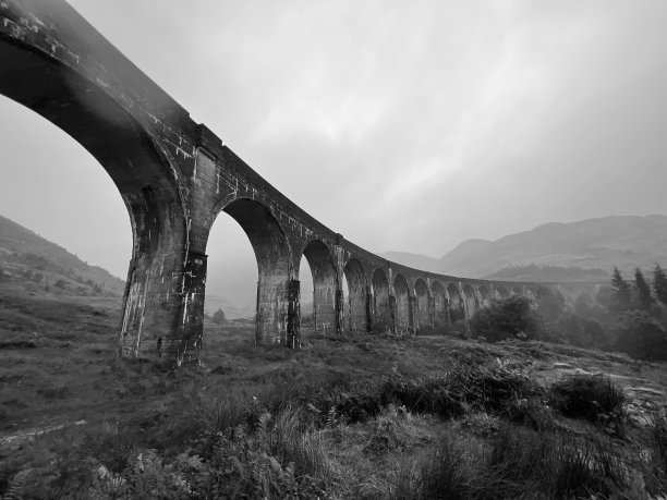 苏格兰高地的格伦芬南高架桥图片下载