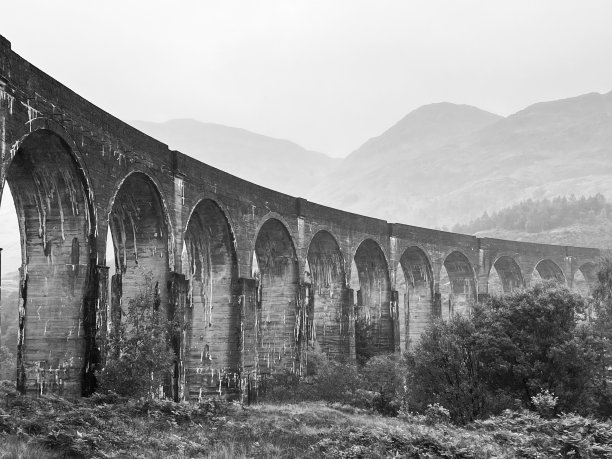 苏格兰高地的格伦芬南高架桥图片下载