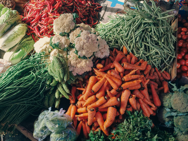 传统市场出售的新鲜蔬菜图片下载