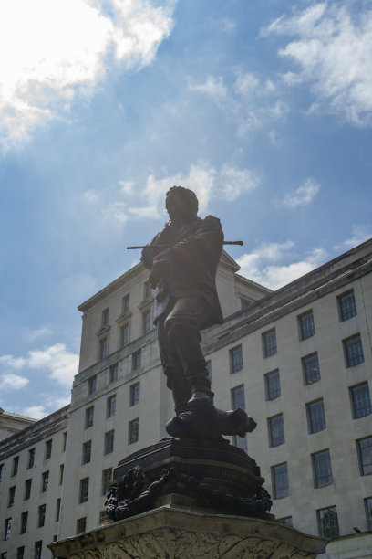 英国国防部主楼外的戈登将军雕像图片下载