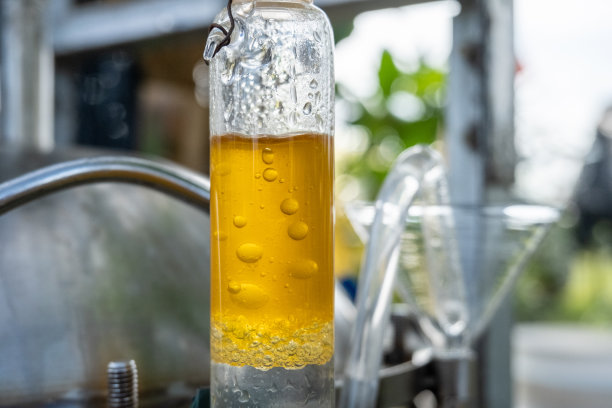 蒸馏管和蒸馏过程图片下载