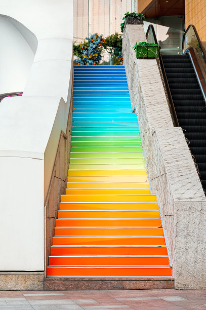 彩虹色楼梯图片下载
