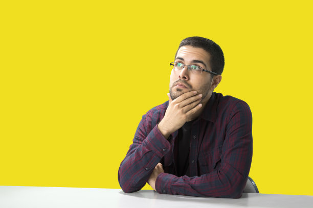 年轻人肖像图片下载