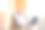 用笔记本电脑工作的资深女性图片下载