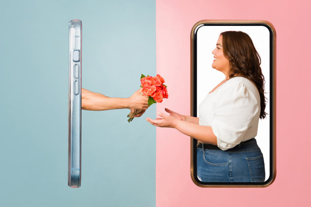 女友收到虚拟男友送的花在电话上发短信图片下载