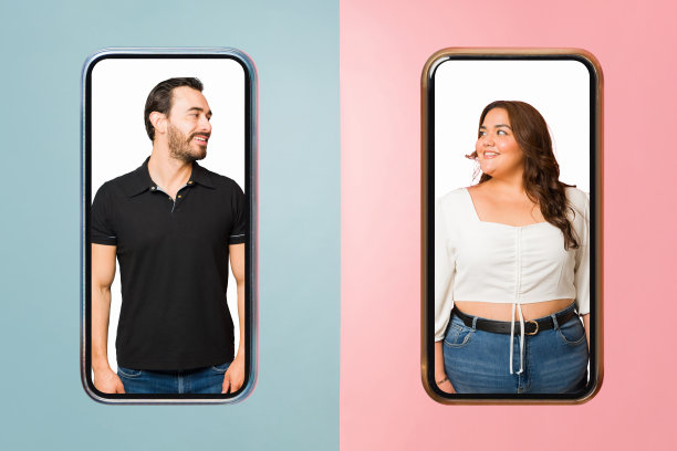 在约会软件上配对快乐的男女朋友图片下载