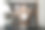 劳累过度的年轻亚洲女上班族在办公桌前工作了一整天后出现了颈部疼痛。办公室综合症概念图片下载