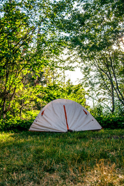 露营地帐篷野营图片下载
