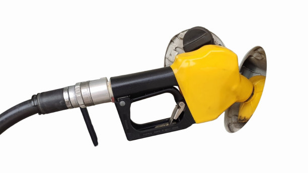 白色背景的燃油泵图片下载