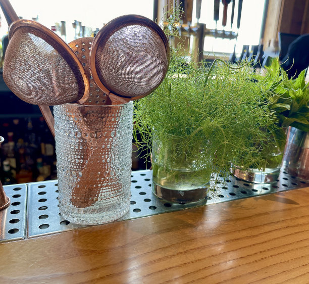 调酒师的工作空间与贸易工具的特写图片下载