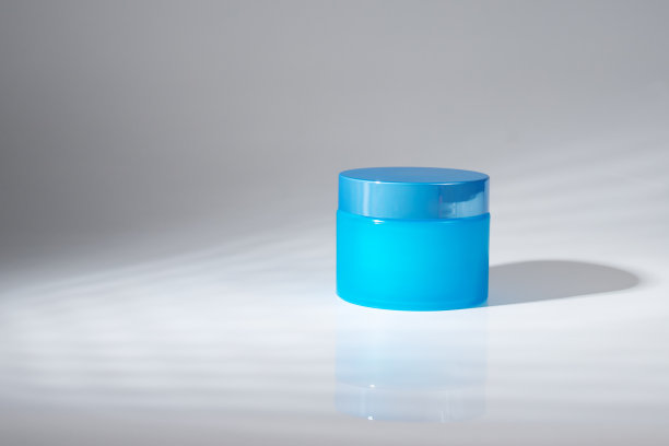 蓝罐面霜，面部及皮肤美容产品，抗皱化妆品图片下载