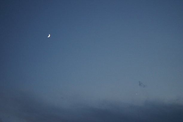 月亮晚上图片下载