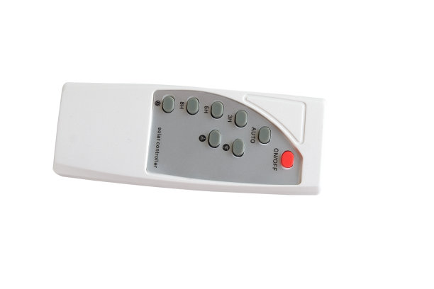 自制木支架上的太阳能板。图片下载