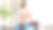 漂亮的年轻孕妇在家里冥想和做健身球练习。居家保健、运动和瑜伽的概念图片下载