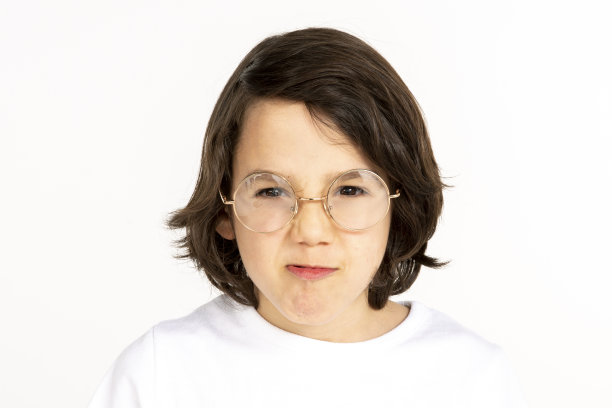 一个小男孩的肖像。图片下载