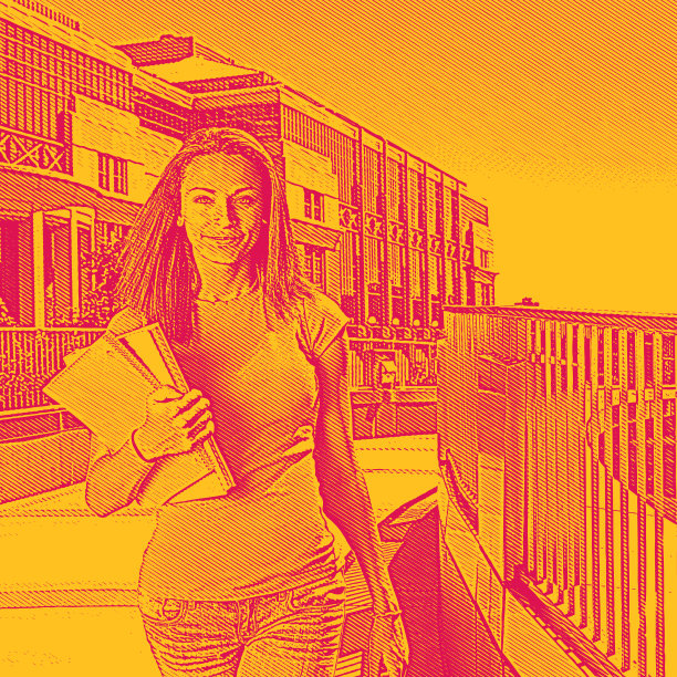 回到校园。大学校园里快乐的非裔美国学生图片下载