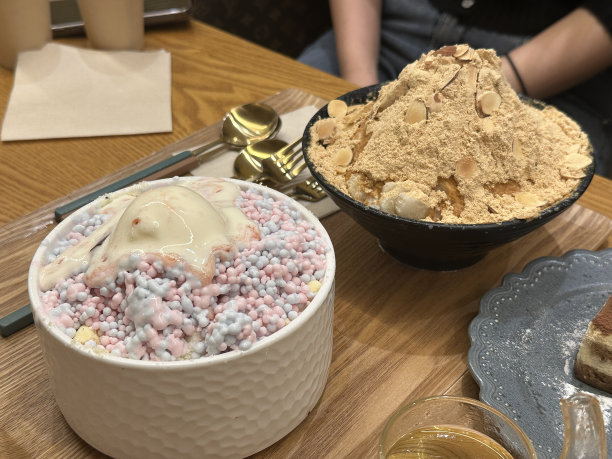 Patbingsu是韩国的冰甜点图片下载