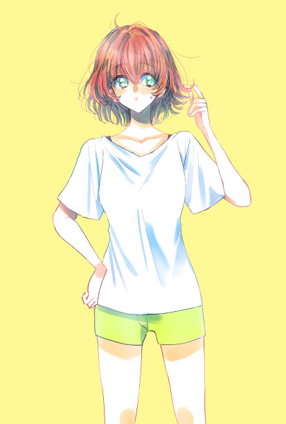 穿短袖和短裤的女人图片下载