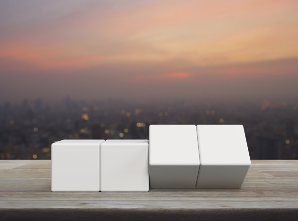 翻转四个白色方块图片下载