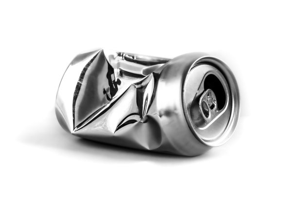 白色隔离的饮料铝罐图片下载