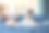 快乐的亚洲人在他的公寓里戴着VR头戴设备玩电子游戏图片下载
