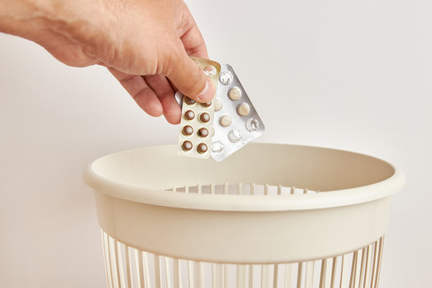 过期药品报废处理回收。图片下载