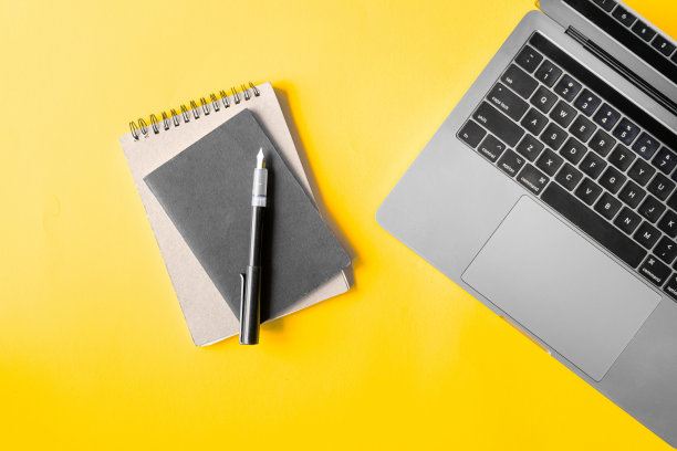 在线学习设计理念。的俯视图，带有文本复制空间的俯视图图片下载