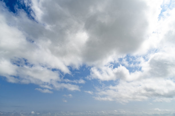 英国夏日的天空图片下载