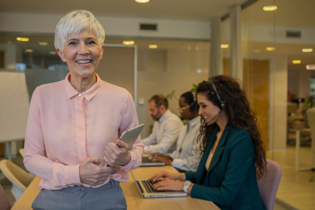 呼叫中心工作人员图片下载