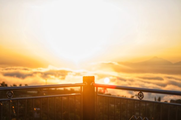 人的立足点和造物主的全景之间的界限图片下载